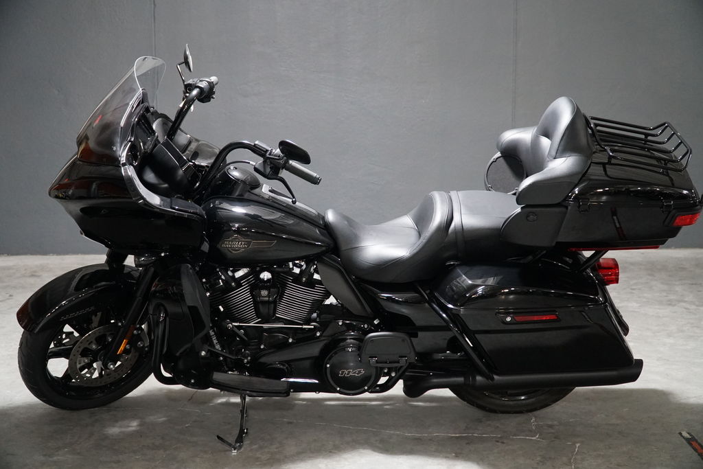 2023 FLTRK - Road Glide Limited  PH3444 - Click for larger photo