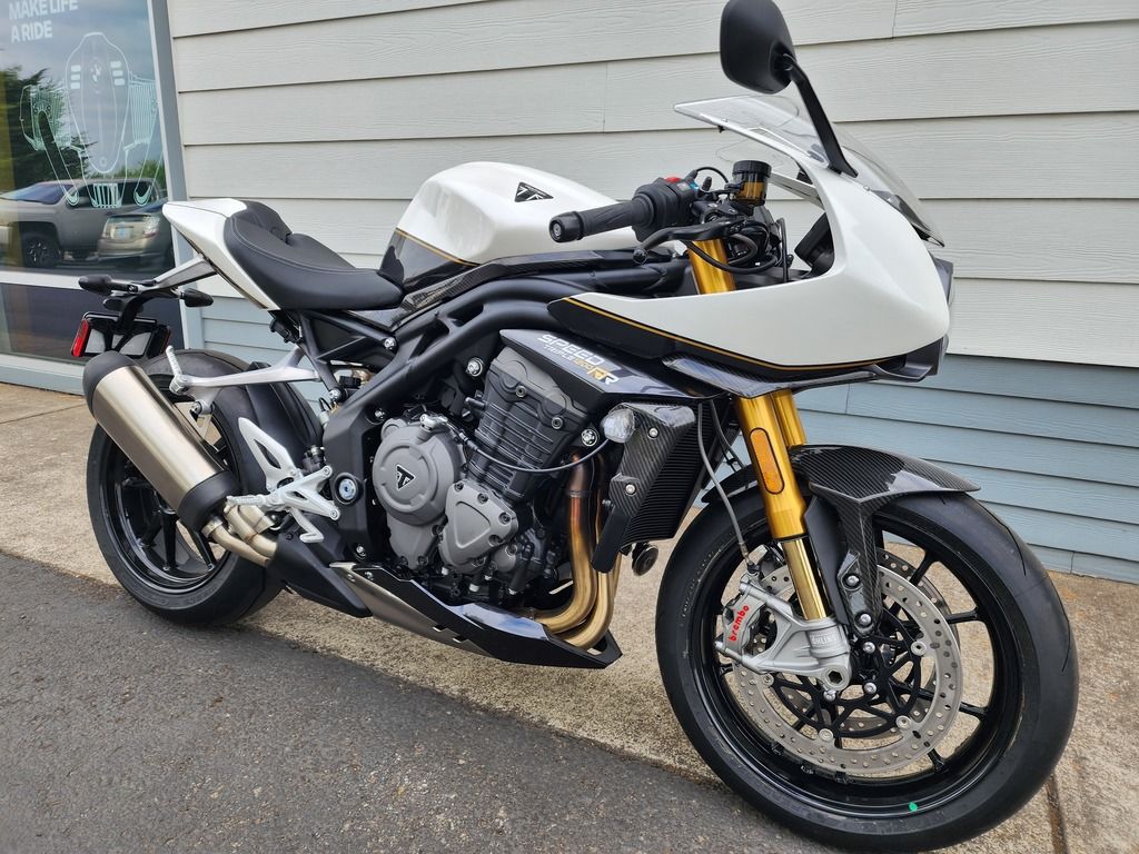 2022 Speed Triple 1200 RR Crystal White Storm  ET289 - Click for larger photo
