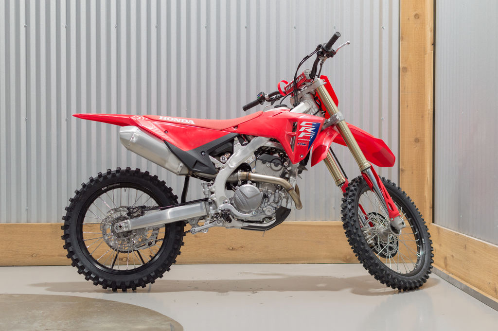 2025 CRF250R  15773633 - Click for larger photo