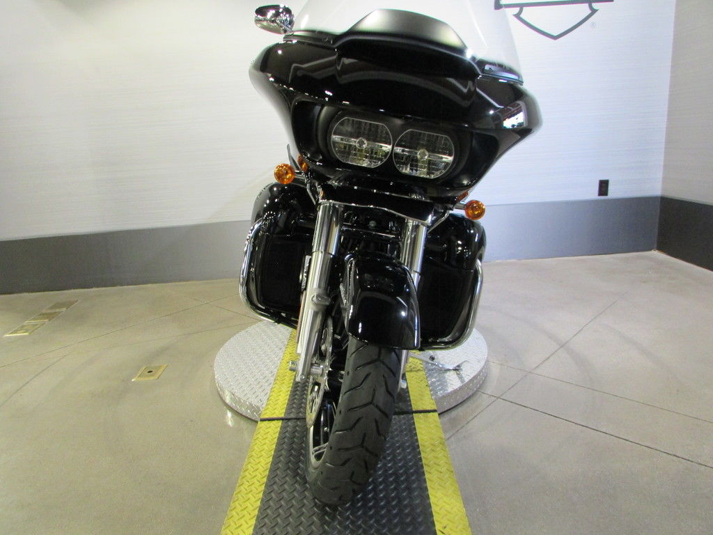 2023 FLTRK - Road Glide Limited  UHD619177R - Click for larger photo