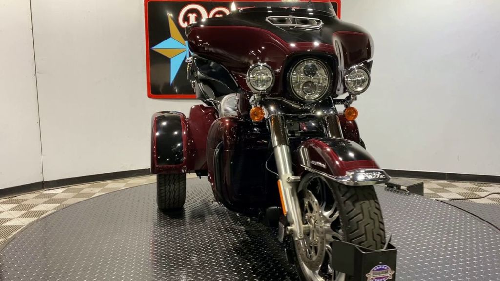 2022 FLHTCUTG - Tri Glide Ultra  855675 - Click for larger photo