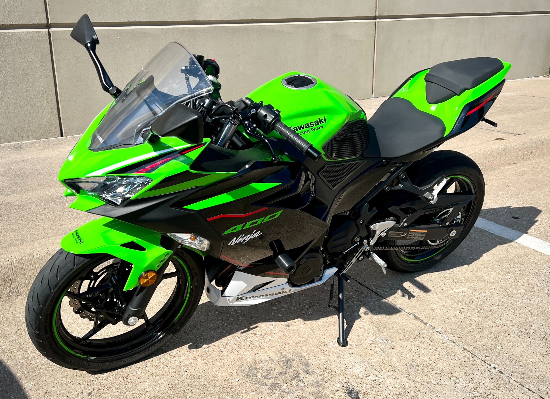 2022 Ninja 400 ABS KRT Edition Ninja 400 ABS KRT Edition AG6421 - Click for larger photo